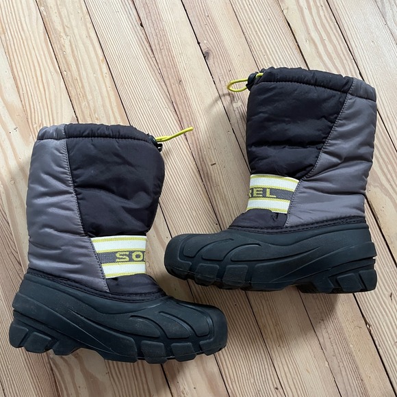 Sorel Kids Snow Commander Boots Black Grey Yellow Size 2 youth winter waterproof - Picture 7 of 8